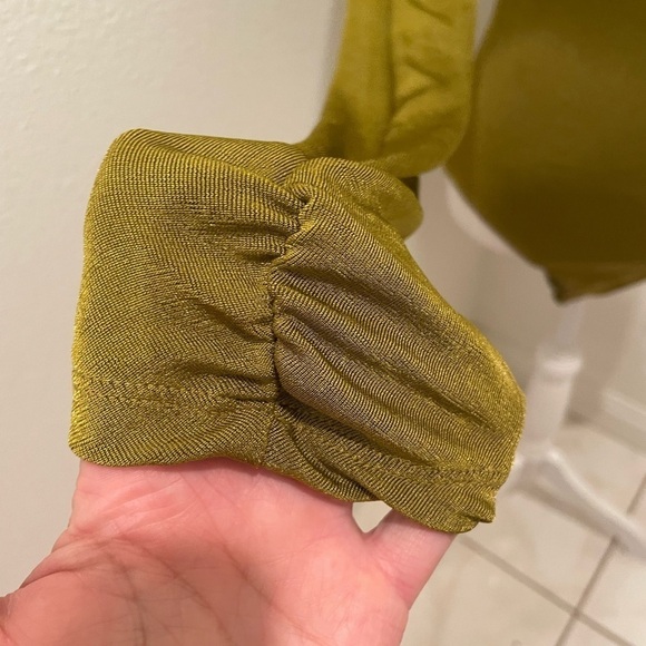 NWT Womens Intimately By Free People Off Shoulder Olive Green Shimmer Bodysuit M - Picture 2 of 8